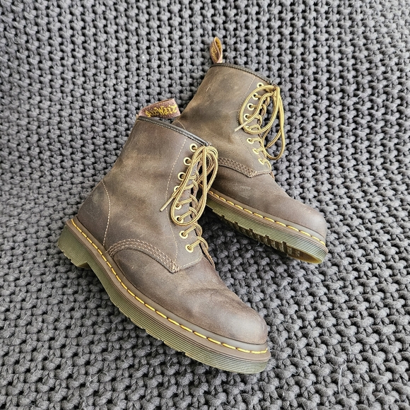 Dr. Martens 1460 Crazy Horse Leather Boots men’s size 8 main image 6
